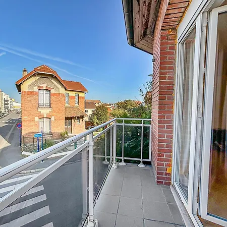 Confort Moderne, Paris & Le Bourget Apartmán Drancy