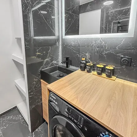 Confort Moderne, Paris & Le Bourget Apartmán Drancy